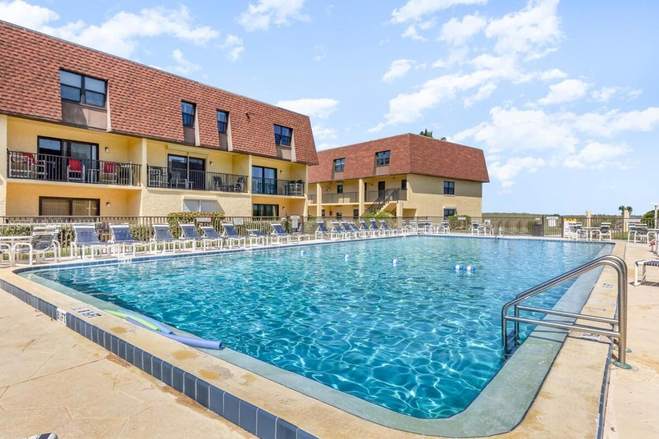 Pier Pressure Beachfront Wpool โคโคบีช ภายนอก รูปภาพ